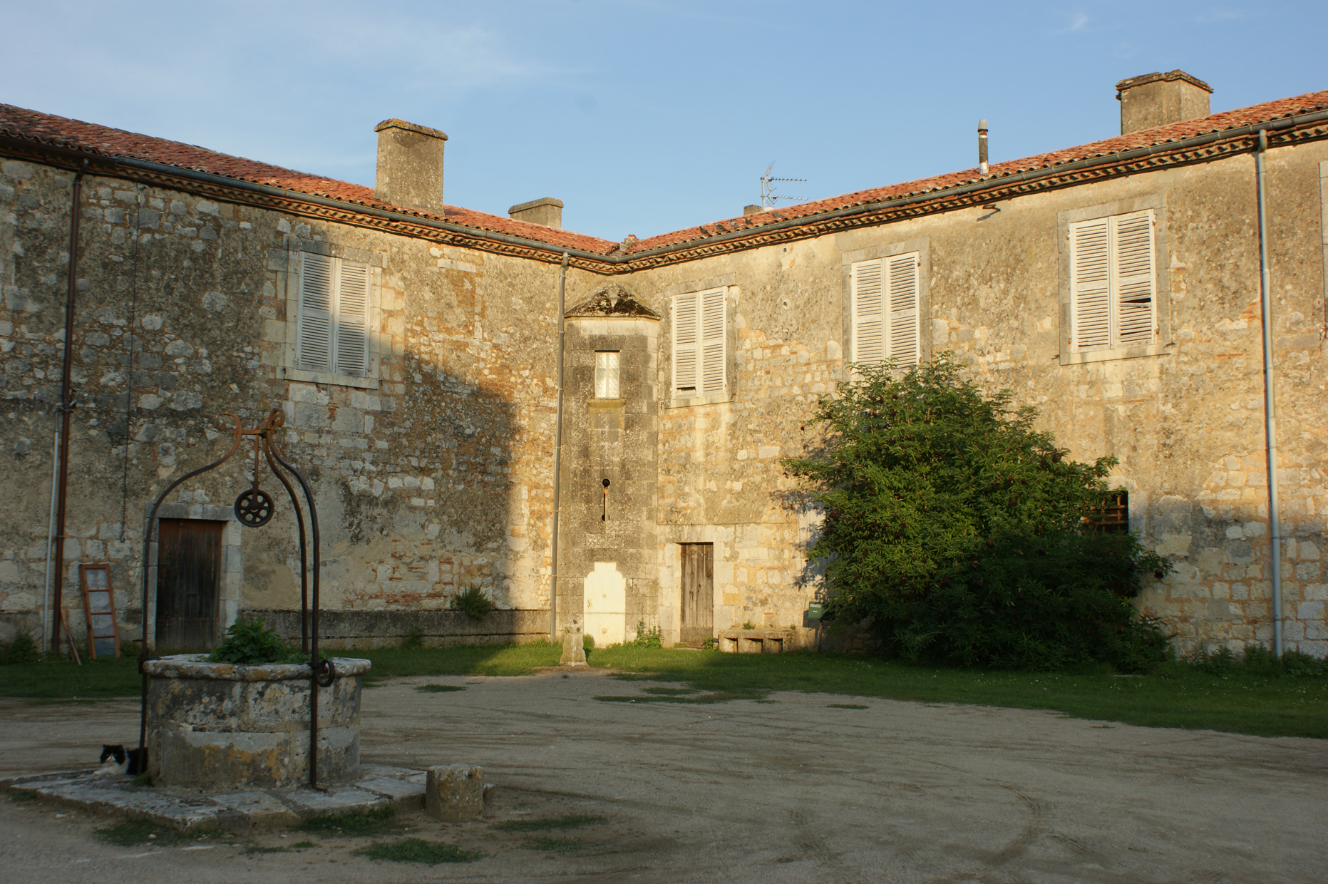 Cour du Prieuré Cour du prieure